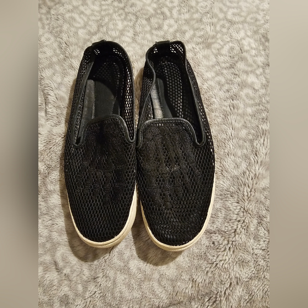 Mara & Mine Skull Slip On